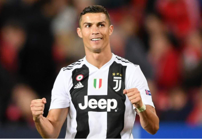 电竞新秀选手签约战队引关注