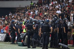 东契奇空砍38+10+10文班亚马16+14 湖人不敌马刺