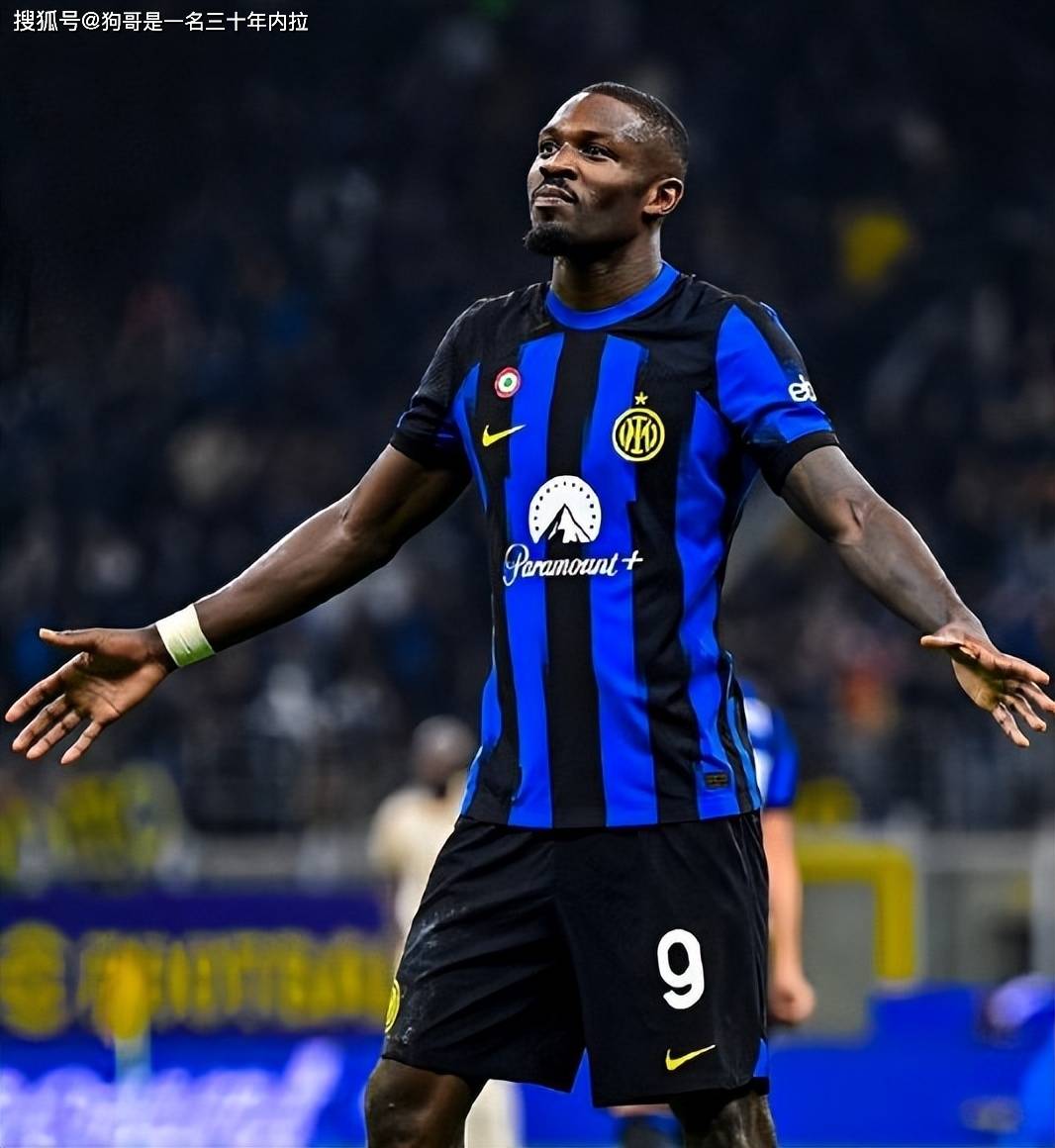 皮蓬小女儿现身湖人比赛，高挑辣妹气质满分，完美继承父母基因