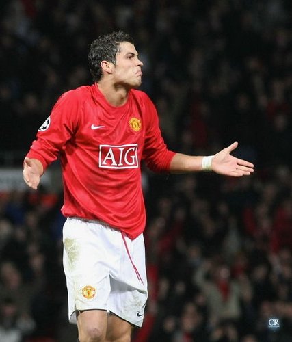 布朗吸引四人防守 妙传助攻胡金秋打进