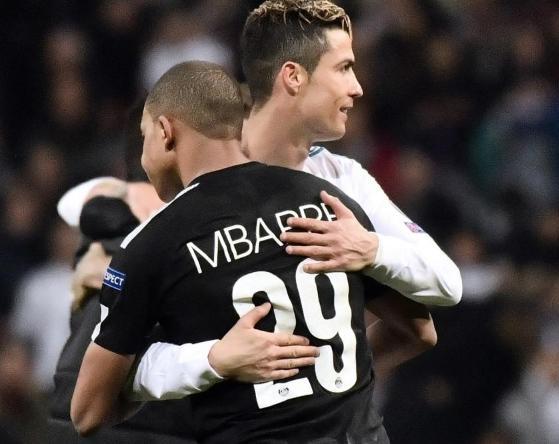 《吸血鬼生存者》评测：子弹天堂的极致生存体验